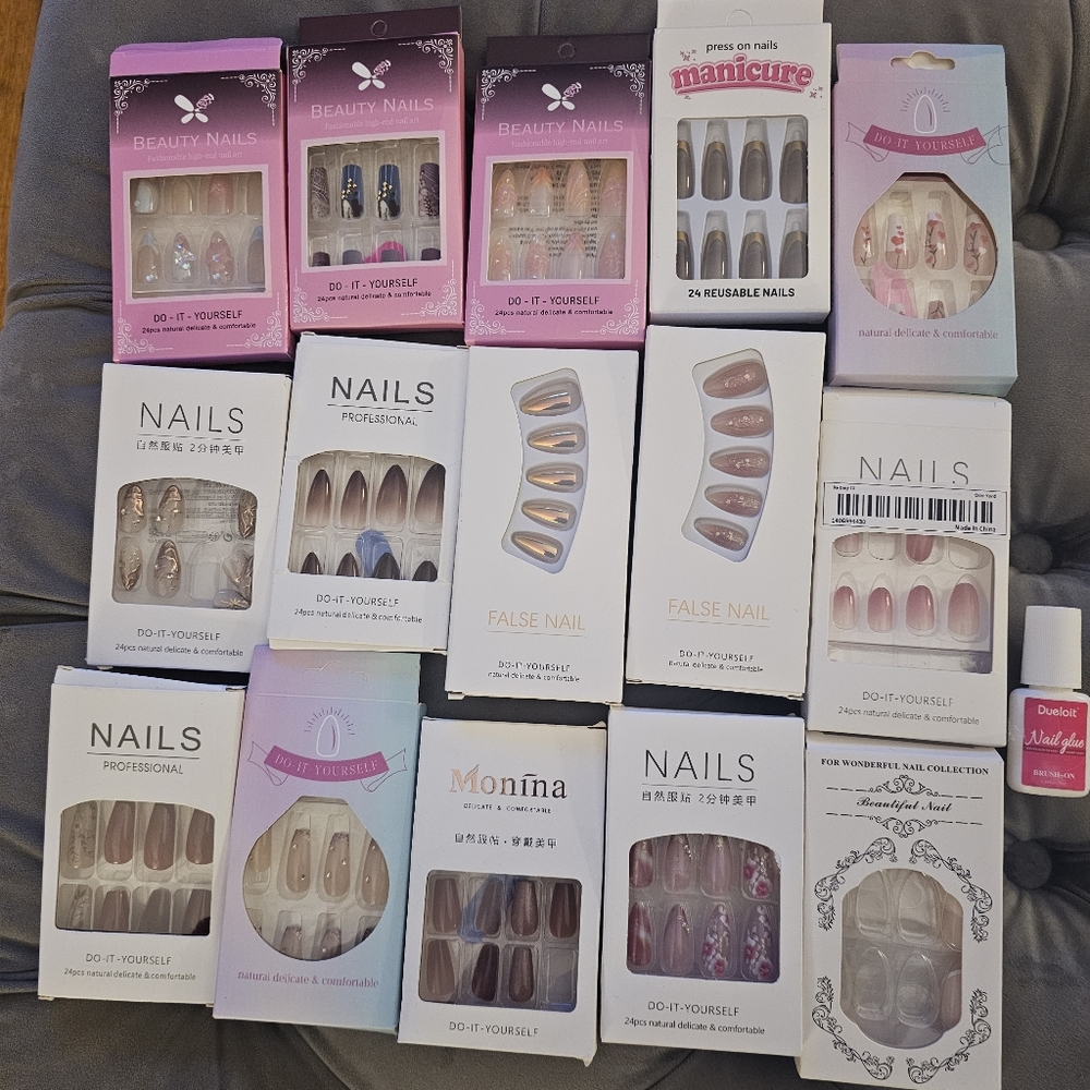 Assorted Press-On Nail Set - Neutral & Pink Shaes, Embelished 15 Sets